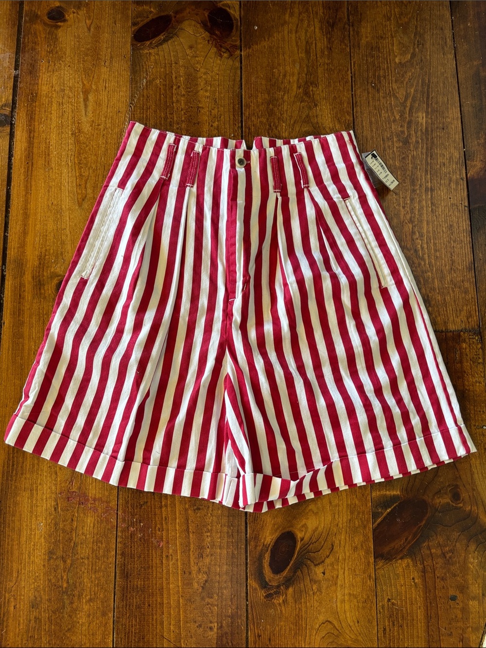 New deadstock Vintage The Limited Red & White Striped High-Waist Women’s Shorts
